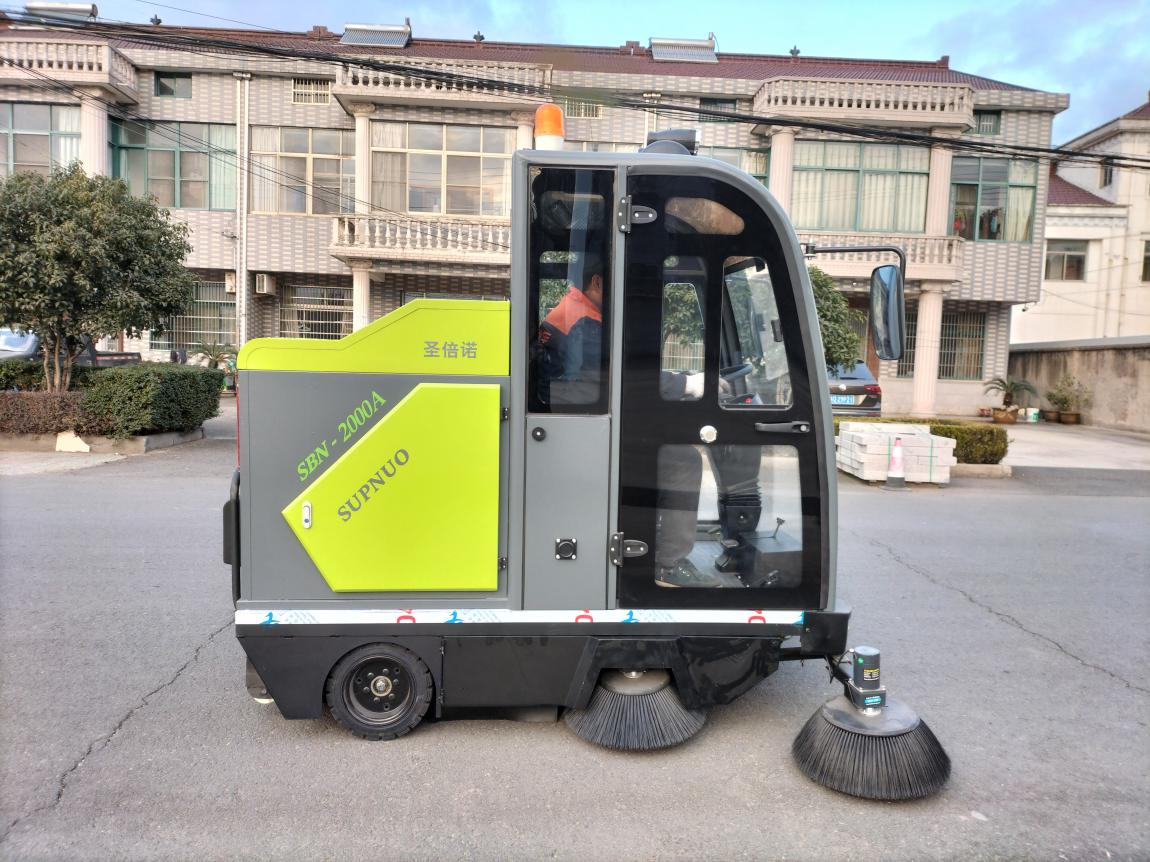 改则龙马清扫车